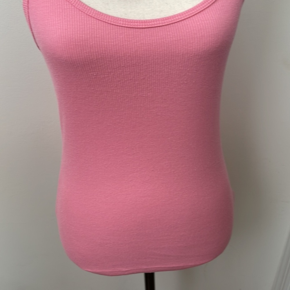 The Limited Set Of Two Ribbed Tanks - Picture 10 of 15
